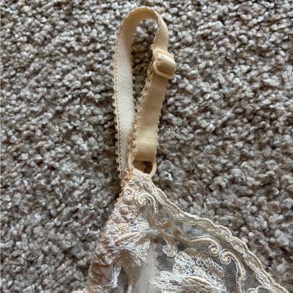 Vintage Valentino Intimo Elegant Lace Sheer Bra | 34C | feminine - Picture 3 of 7